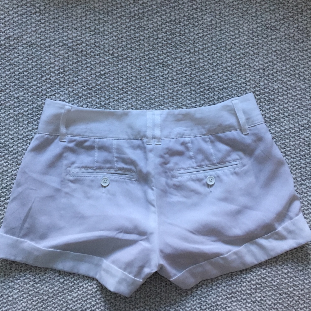 Express Shorts - Picture 2 of 2